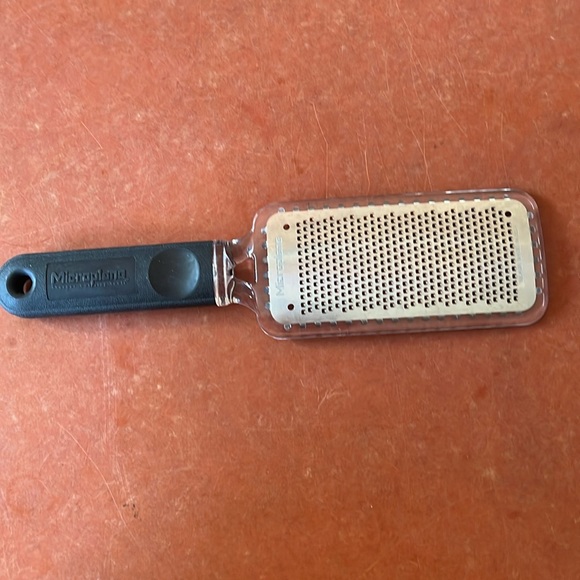Microplane Fine Cheese Grater & Zester Black - Picture 1 of 5